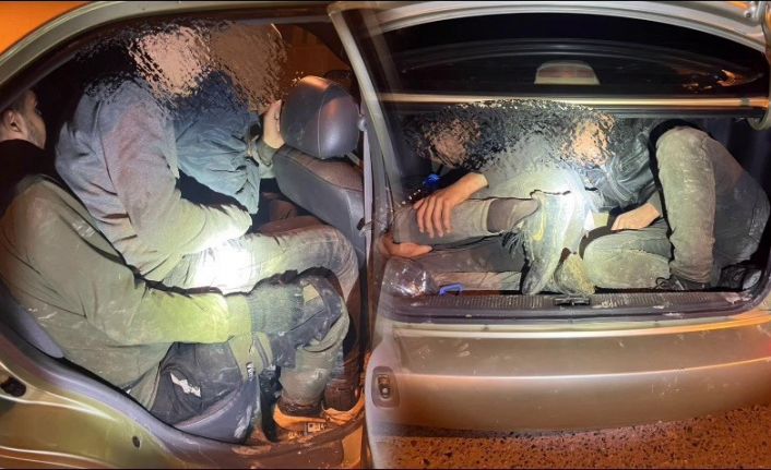 Bagajı dahi göçmenle dolduran 4 araç sürücüsüne 601 bin TL ceza uygulandı