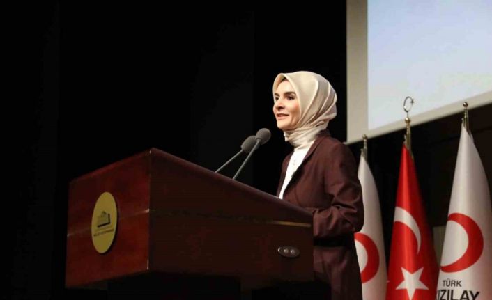 Bakan Göktaş: "Gençlerimizin geleceklerini sağlam adımlarla inşa etmelerini destekleyen bir anlayışla çalışıyoruz"