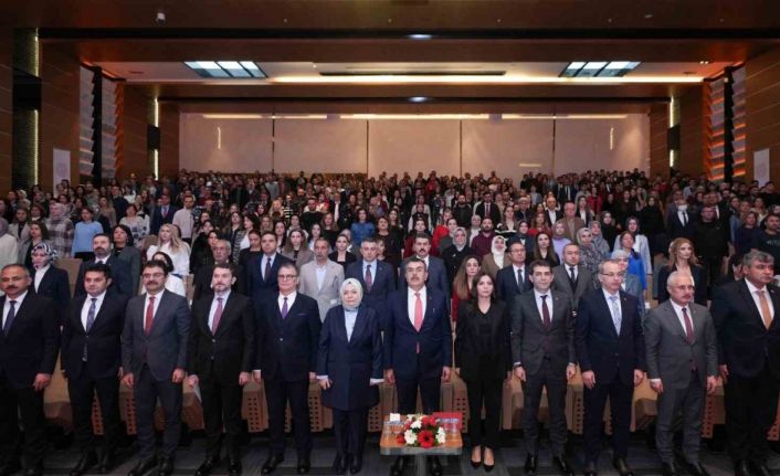 Bakan Tekin: "Bizim eğitim felsefemizde hiçbir öğrencimizi sistemin dışında, ilginin uzağında bırakmak yok"