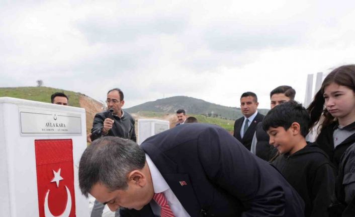 Bakan Tekin: "İçişleri Bakanlığımız, bütün okullarımızda çocuklarımızın güvenli bir biçimde eğitimlerine devam etmesi için çalışmalarını devam ettiriyor"