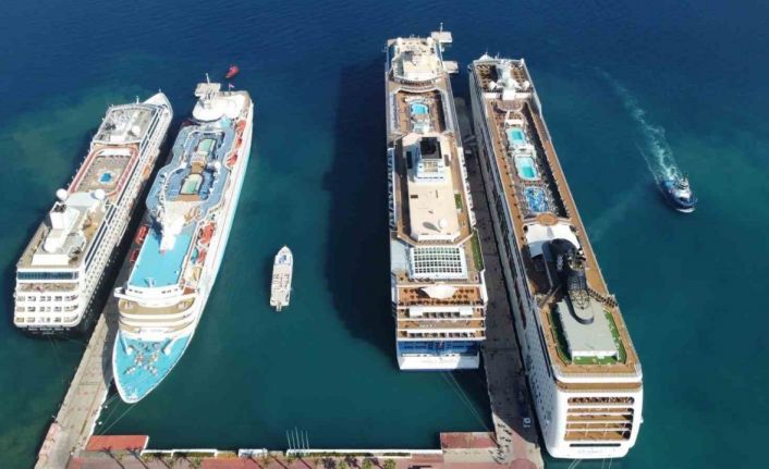 Bakan Uraloğlu: "41 bin 39 yolcu ile mart ayları içerisinde son 16 yılın en yüksek kruvaziyer yolcu sayısına ulaştık"