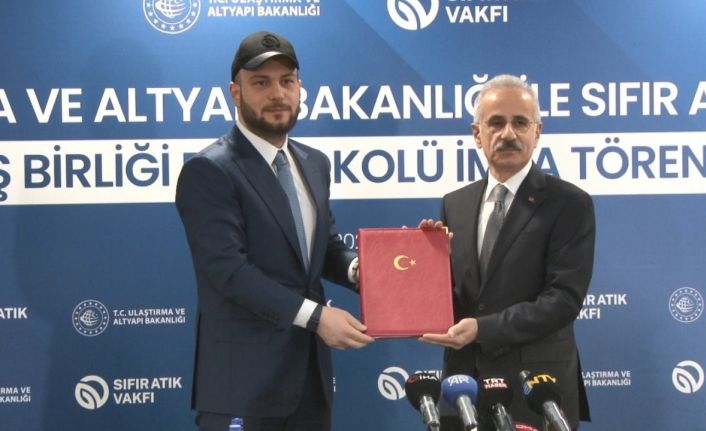 Bakan Uraloğlu: "Ekolojik köprüler, bisiklet yolları, güneş enerji santralleri ve asfalt geri dönüşüm tesisleriyle karbon ayak izimizi azaltıyoruz"