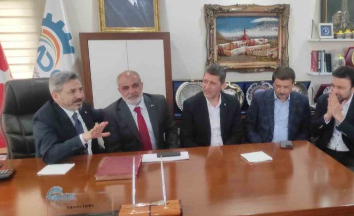 Bakan Yardımcısı Ahmet Aydın Doğu ve Güneydoğu İş Adamları ile bir araya geldi