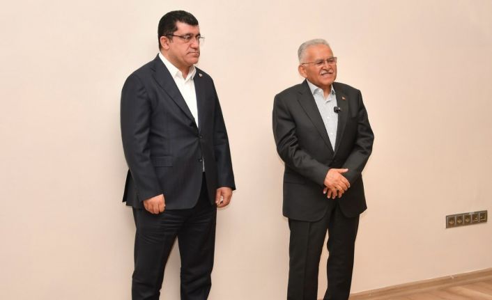 Başkan Büyükkılıç’tan zorlu maç öncesi Kayserispor’a ‘moral’ ziyareti