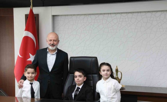 Başkan Çolakbayrakdar: "Her evladımızın mutlu olduğu bir şehir için çalışıyoruz"