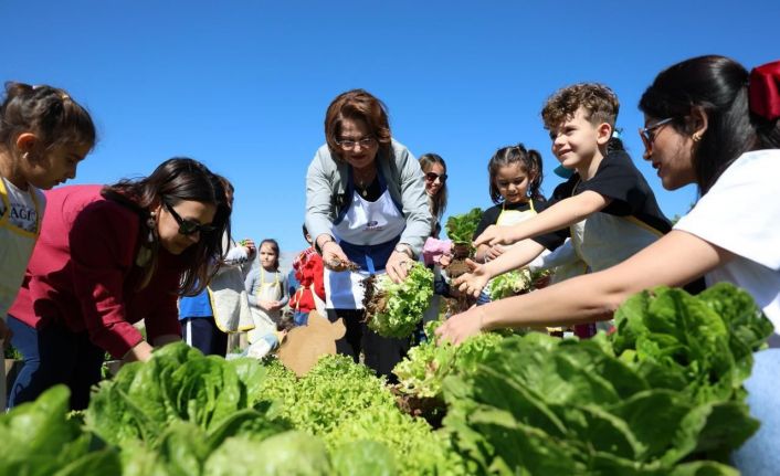 Başkan Gençay: "Üreten belediyecilik anlayışımızla bilinçli nesiller yetişmesine katkı sunuyoruz"