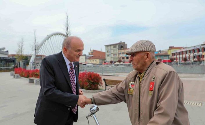 Başkan Özlü sahada vatandaşın talep ve sorunlarını yerinde dinliyor