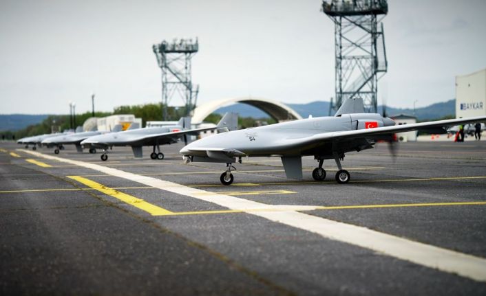 Baykar’ın yeni nesil platformları K2 kamikaze İHA ve Sivrisinek dolanan mühimmat sahaya çıktı