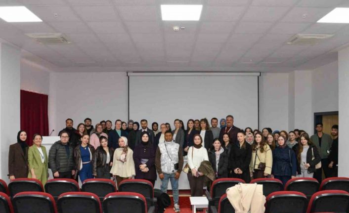 Bilecik İl Sağlık Müdürü Dr. Ferhat Damkacı bilgi ve tecrübelerini öğrencilerle paylaştı