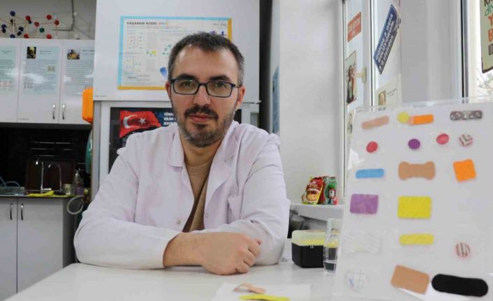 Bu yara bandı hem hızlı iyileştiriyor hem de geri dönüşüm kullanılarak yapılıyor