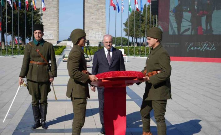 Çanakkale Kara Savaşları’nın 111. yıl dönümü etkinlikleri Şehitler Abidesi’nde törenle başladı