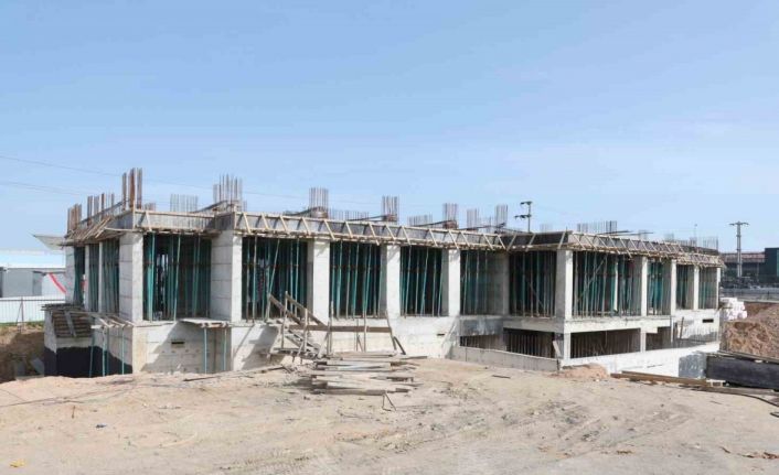 Çayırova’da 200 yataklı hastane ve meslek lisesi inşaatları hızla yükseliyor