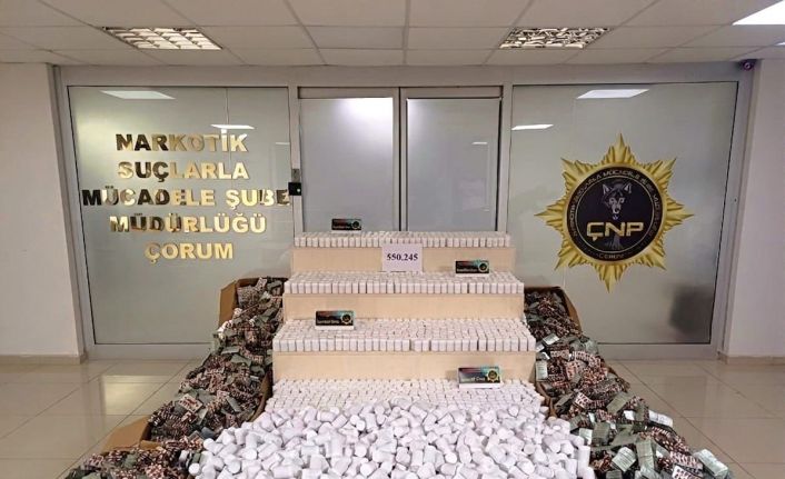 Çorum’da 550 bin adet sentetik ecza hapı ele geçirildi: 2 tutuklama