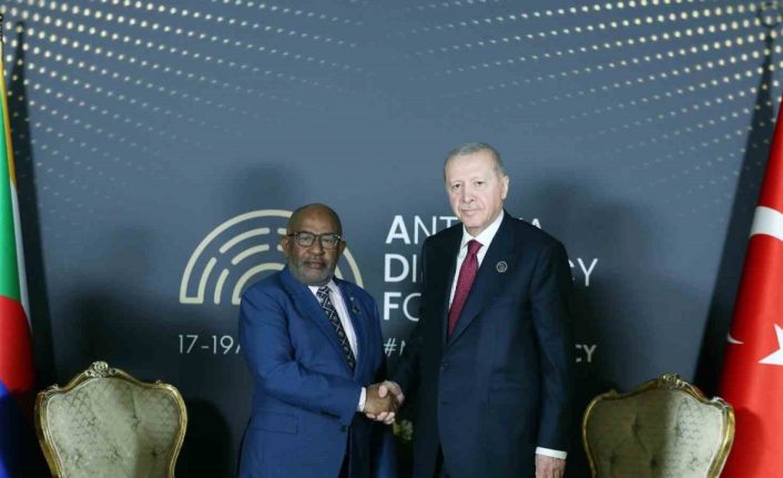 Cumhurbaşkanı Erdoğan Komorlar Birliği Cumhurbaşkanı Assoumani Azali ile görüştü