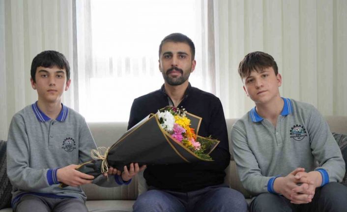 DEAŞ operasyonunda ağır yaralanmıştı: Bayburtlu kahraman komisere öğrencilerden Polis Haftası sürprizi