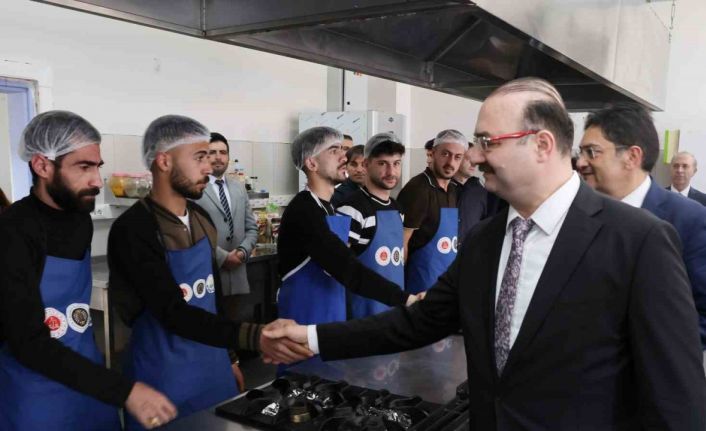 Denetimli serbestlik kapsamındaki 16 katılımcı, Atatürk Üniversitesinde Gastronomi ve mutfak sanatları eğitimi alacak