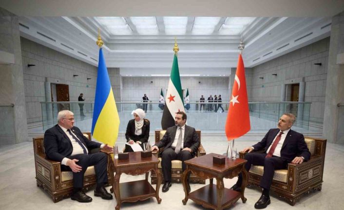 Dışişleri Bakanı Fidan, Suriyeli ve Ukraynallı mevkidaşları ile üçlü görüşme gerçekleştirdi