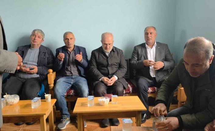 Diyarbakır’da yıldırım çarpması sonucu ölen çocukların aileleri taziyeleri kabul ediyor