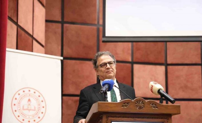 Doç. Dr. Mustafa Otrar: "Çocuklarımız hayatın her alanında gördükleriyle yetişirler"