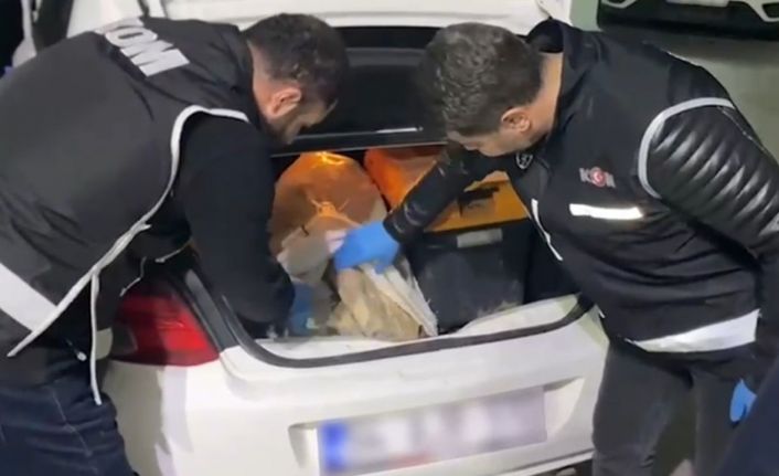 Edirne’de yurt dışına kaçırılmak istenen 2 bin yıllık heykel ele geçirildi