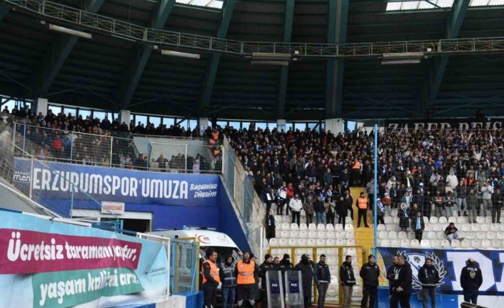 Erzurumspor tribünlerinden anlamlı mesaj: "Ücretsiz taramanı yaptır, yaşam kaliteni artır"