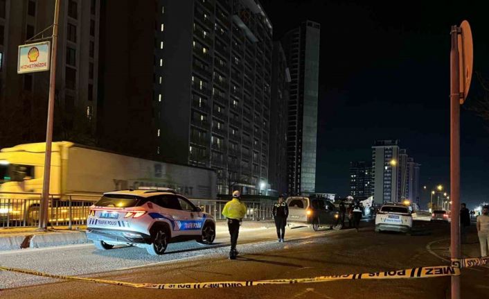 Esenyurt’ta motosiklet yolun karşısına geçmeye çalışan yayaya çarptı: 1 ölü, 2 yaralı