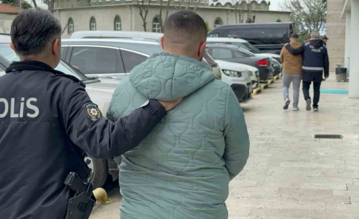 Evine zorla girip darbeden ve görüntüleri sosyal medyada paylaşan kardeşler tutuklandı