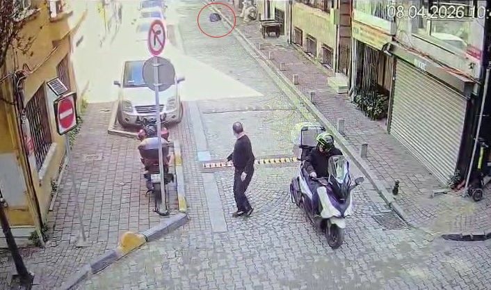 Fatih’te cezaevinden izinli çıkarak ailesinin yanına gelen şahıs kendini ateşe verdi