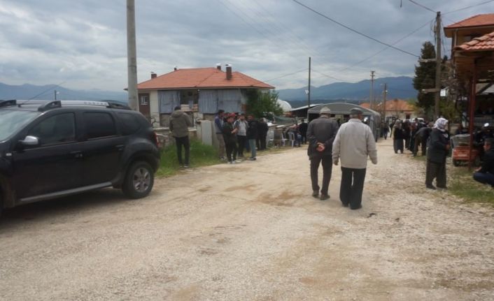 Gelin ve damat evde ölü bulundu, düğün evi cenaze evi oldu