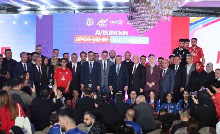 Gençlik ve Spor Bakanı Bak: "Türkiye her haliyle spor ülkesi olma yolunda hızlıca ilerliyor"