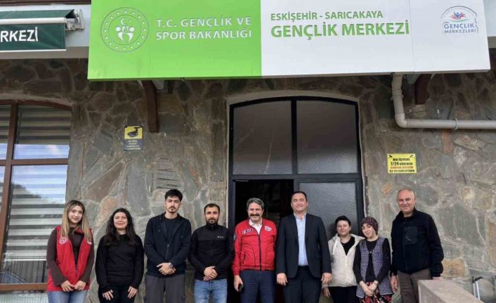 Gençlik ve Spor İl Müdürü Sarıcakaya Gençlik Merkezi’ni ziyaret etti