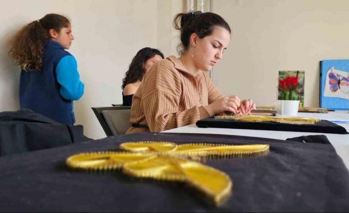 Hasköy’de gençler filografi sanatıyla hem hobi ediniyor hem meslek öğreniyor