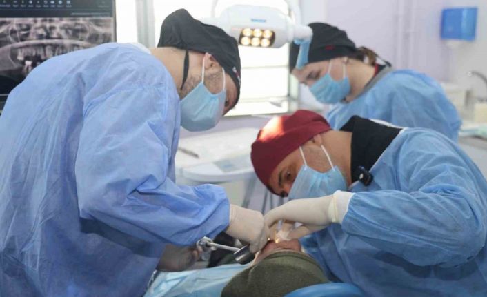 Iğdır Üniversitesi’nde bir ilk: Ağız ve Diş Sağlığı Hastanesi’nde implant tedavisi başladı