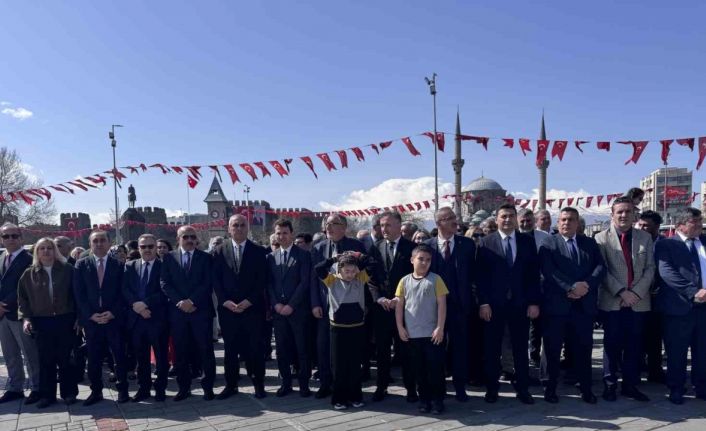 İl Milli Eğitim Müdürü Esen: "Dün olduğu gibi bugün de güvenli limanlarımız okullarımızdır"