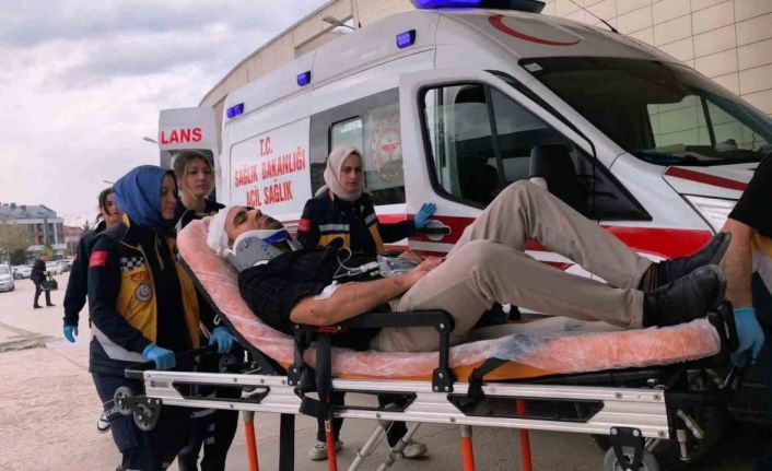 İş yerine sopalarla girip ortalığı savaş alanına çevirdiler: 4 yaralı