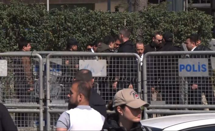 İstanbul İl Emniyet Müdürü Yıldız, Levent’te çatışmanın olduğu bölgede inceleme yaptı