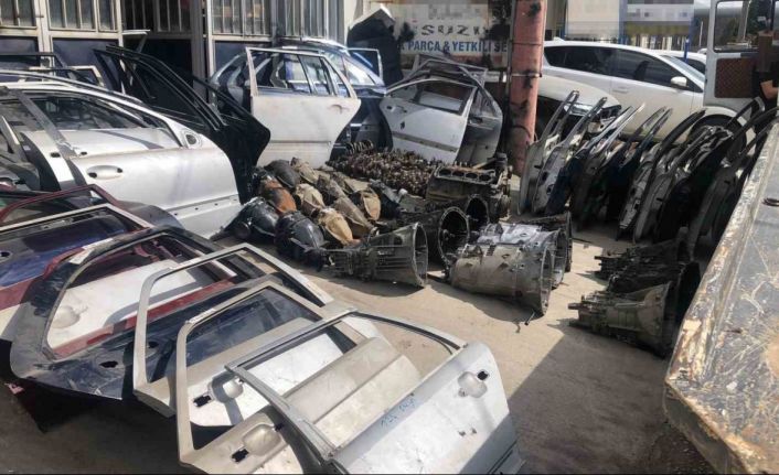 Kaçak oto parçasıyla 2 milyonluk haksız kazanç hedefleniyordu, polis "dur" dedi
