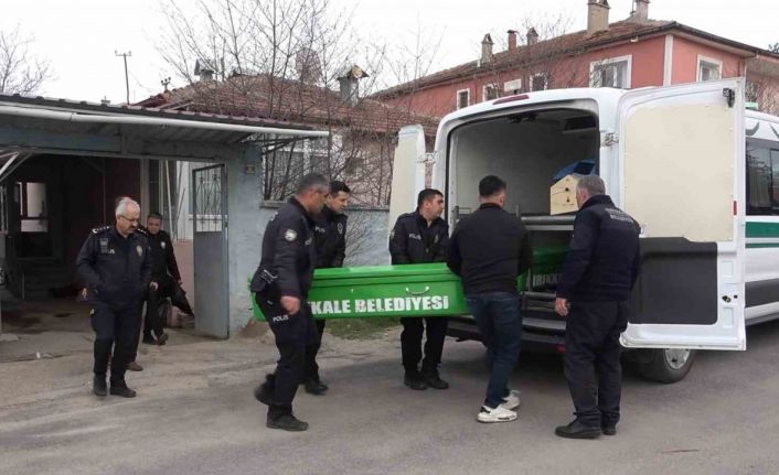 Kan donduran cinayet: İki kardeş bir oldu, babalarını bıçak ve baltayla öldürdü