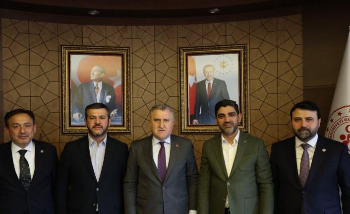 Karabük heyeti Gençlik ve Spor Bakanı Bak ile görüştü