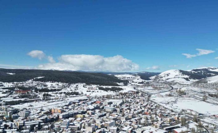 Kars ve Sarıkamış beyaza büründü: Doğu’nun masalsı kış manzarası havadan görüntülendi