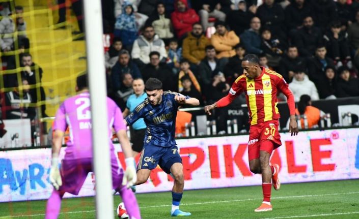 Kayserispor taraftarından Bilal’e tepki: "Elin uzamıyor, dilin durmuyor"