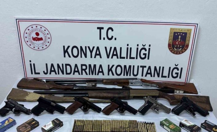 Konya’da jandarma çok sayıda silah ve silah parçası ele geçirdi: 3 tutuklama