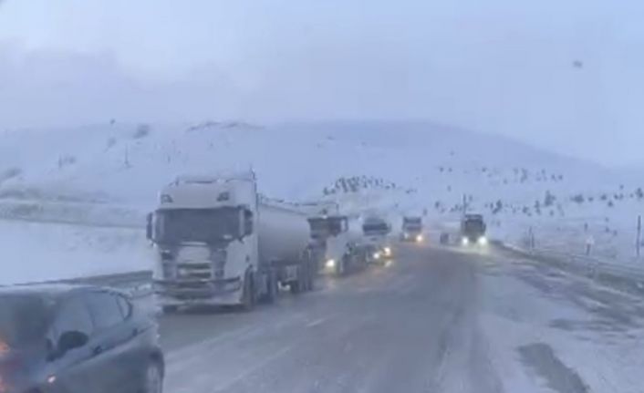 Kop Dağı Geçidi yoğun kar ve tipi nedeniyle ulaşıma kapandı