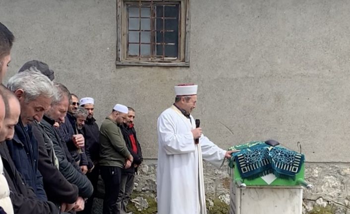 "Köyün neşesi" engelli genç herkesi gözyaşlarına boğdu: İmam ayakta durmakta güçlük çekti