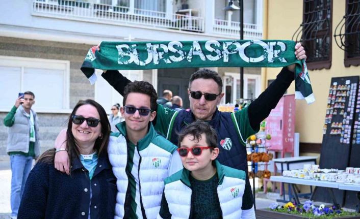 Maç için Eskişehir’e gelen Bursaspor taraftarı, kentin turistik yerlerine akın etti