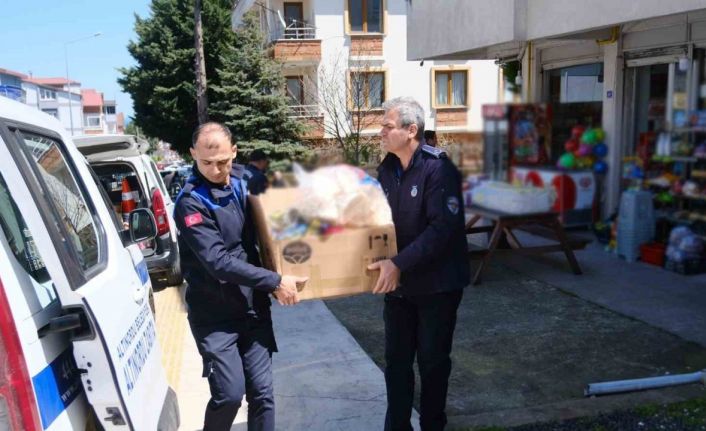 Mahalle bakkalları ve marketlere denetim: Yüzlerce tarihi geçmiş ürün toplandı