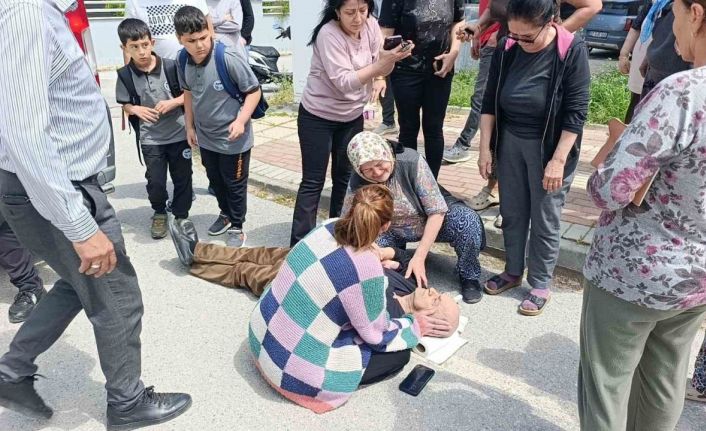Manevra yapan öğrenci servisi görme engelli yayaya çarptı, eşi gözyaşlarına boğuldu