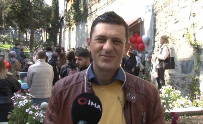 Mattia Ahmet Minguzzi’nin ailesi, doğum günü olan 23 Nisan’da çocuklarının mezarını ziyaret etti