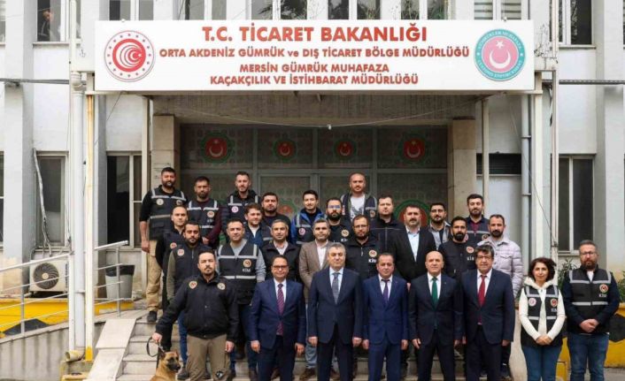Mersin Limanı’nda 19 kilo kokain ele geçirildi, vali ekibi tebrik etti