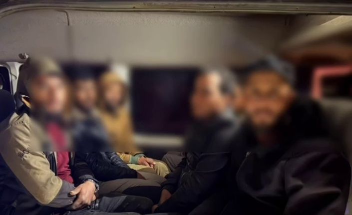 Minibüsle 14 göçmeni kaçıran organizatöre 124 bin TL trafik cezası